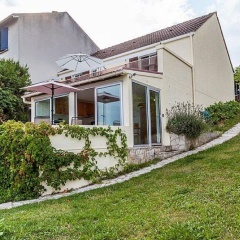 Villa House with Panoramic View on Paris - Bild 1