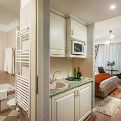 Queen's Court Hotel & Residence - Bild 4