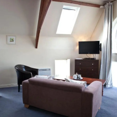 The Old School Hotel thumbnail 2