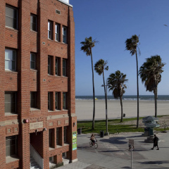 Venice Breeze Suites