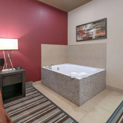 Super 8 by Wyndham Karnes City thumbnail 5