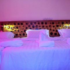 Sunshine Lodge thumbnail 14