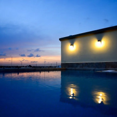 Sunrise 42 Suites Hotel thumbnail 6