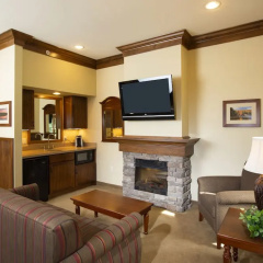 Rockwell Lake Lodge thumbnail 3