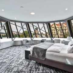 Dancing House hotel - Tančící dům - Bild 2