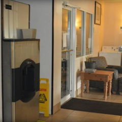 Adams Inn thumbnail 7