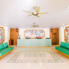 ROYAL PINEAPPLE HOTEL | A Welcome to Wealth and Good Fortune - Bild 12
