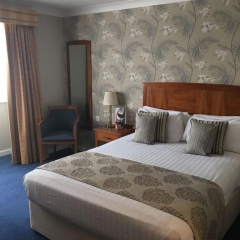 Red Lion Hotel thumbnail 3