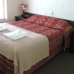 Maple Lodge Motel thumbnail 3