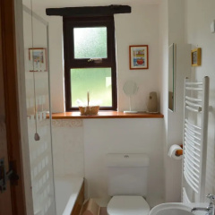 Shipload Cottage thumbnail 2