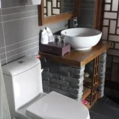 Lijiang Xianshe House thumbnail 7