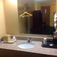 Hilltop Inn thumbnail 8