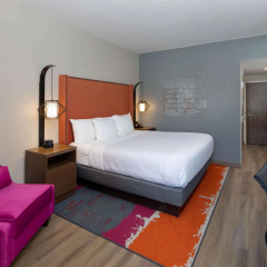 La Quinta Inn & Suites by Wyndham Perry thumbnail 2