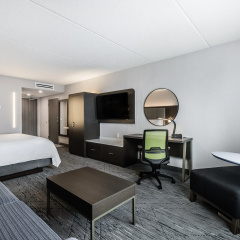 Holiday Inn Express & Suites Toronto Airport South by IHG