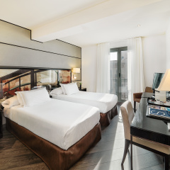 H10 Universitat Hotel - Bild 3