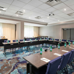 Courtyard by Marriott Toronto Airport