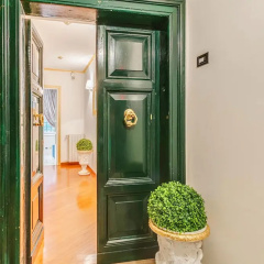 Trevi Fountain Luxury Home thumbnail 14