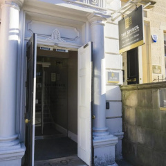 The Spires Serviced Apartments Edinburgh thumbnail 1