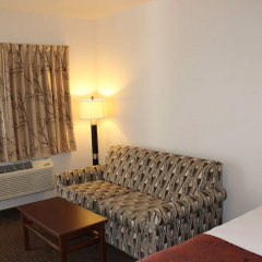 Yellowstone Big Rock Inn thumbnail 5