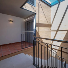 Limehome Barcelona Plaça Pirineus - Bild 11