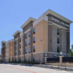 Hampton Inn & Suites Dallas Market Center thumbnail 33