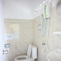 Marina Hut Guest House thumbnail 8