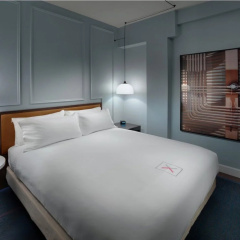 Axiom Hotel thumbnail 3