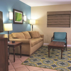 Club Wyndham Palm-Aire thumbnail 40