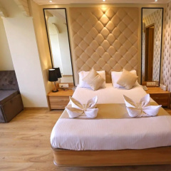 Gulf Hotel Colaba thumbnail 34