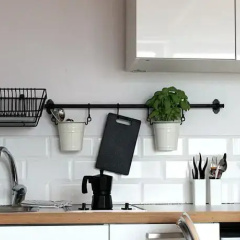 Yellow Peaked Shoe Apartment thumbnail 9