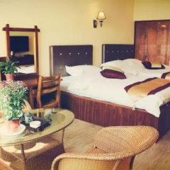 Sunshine Holiday Inn thumbnail 5