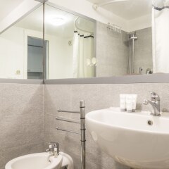 Отель Flatty Apartments - Tadino Италия, Милан - отзывы, цены и фото номеров - забронировать отель Flatty Apartments - Tadino онлайн ванная