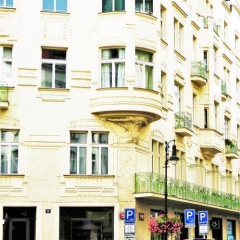 Old Town Square Superior Apartments - Valentin - Bild 3