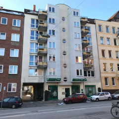 Wohlfühlwohnung mit Balkon im Zentrum von Kiel - Bild 1
