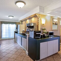 La Quinta Inn by Wyndham Stockton in Stockton, United States of America from 108$, photos, reviews - zenhotels.com photo 2