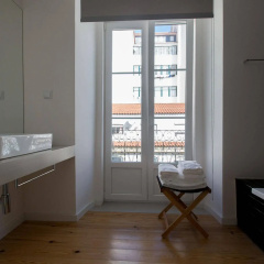 The 8 Downtown Suites thumbnail 25