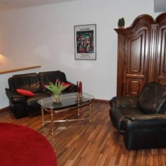 Downtown Apartments Theatre - Bild 1