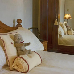 The Old Manse thumbnail 3