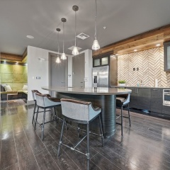 Stylish 2BR w Pool Pet-friendly Unit 13
