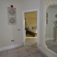 Penthouse Apartment thumbnail 11