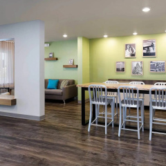 WoodSpring Suites Houston IAH Airport thumbnail 13