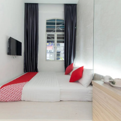 OYO 127 The Reeds Hotel thumbnail 6