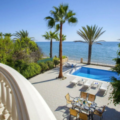 Sunset Beachfront Villa Meneou thumbnail 26