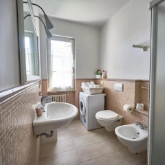 Your Familyapartment in Sirmione thumbnail 2
