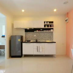 The Square Residence thumbnail 9