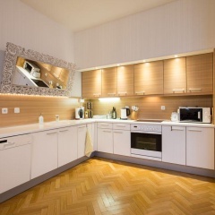 Decadent Art Deco Apartment in Old Town - Bild 16