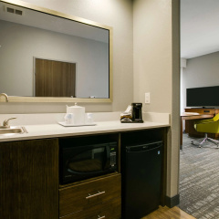 Hampton Inn & Suites Dallas/Ft. Worth Airport South thumbnail 10