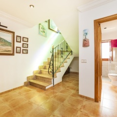 Villa With Pool and sea Views - Bild 9