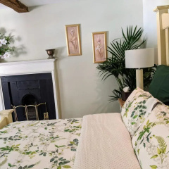 Worralls Grove Guest Farm House thumbnail 21