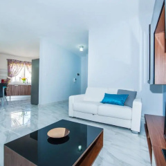 The Waves holiday apartment thumbnail 3